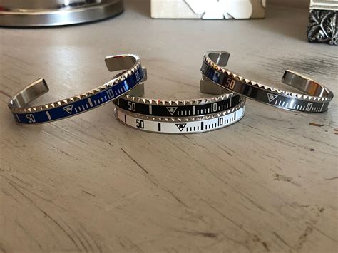 Speedometer Bracelets .